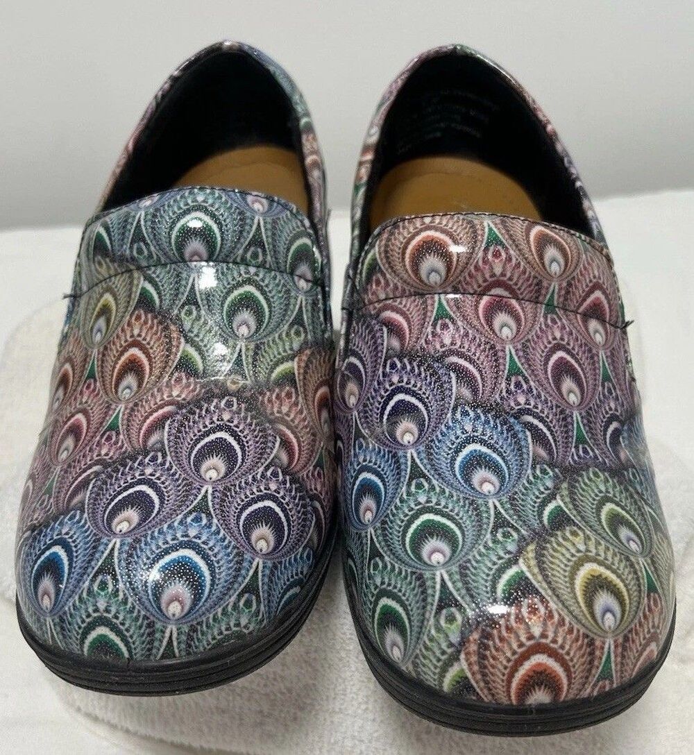 Savvy Women's Multicolor Peacock Comfort Slip-On Wedge Sz 8 slip resistant shoes
